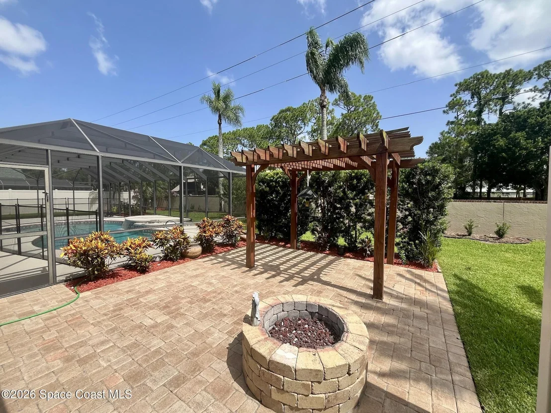 Photo of 596 Lake Ashley Circle