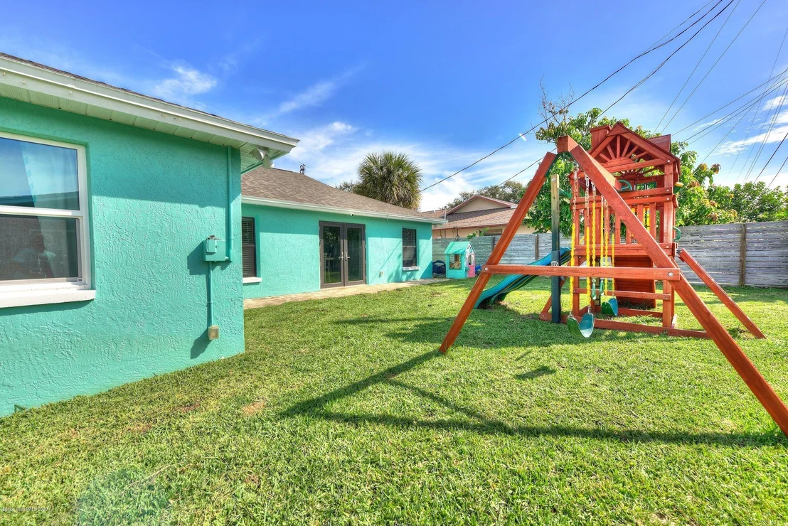 Photo of 229 Chalet Avenue
