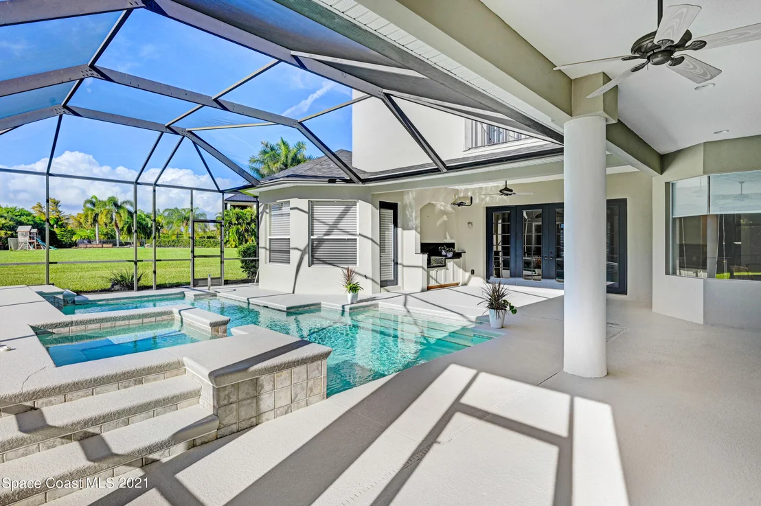Photo of 882 Oak Park Drive