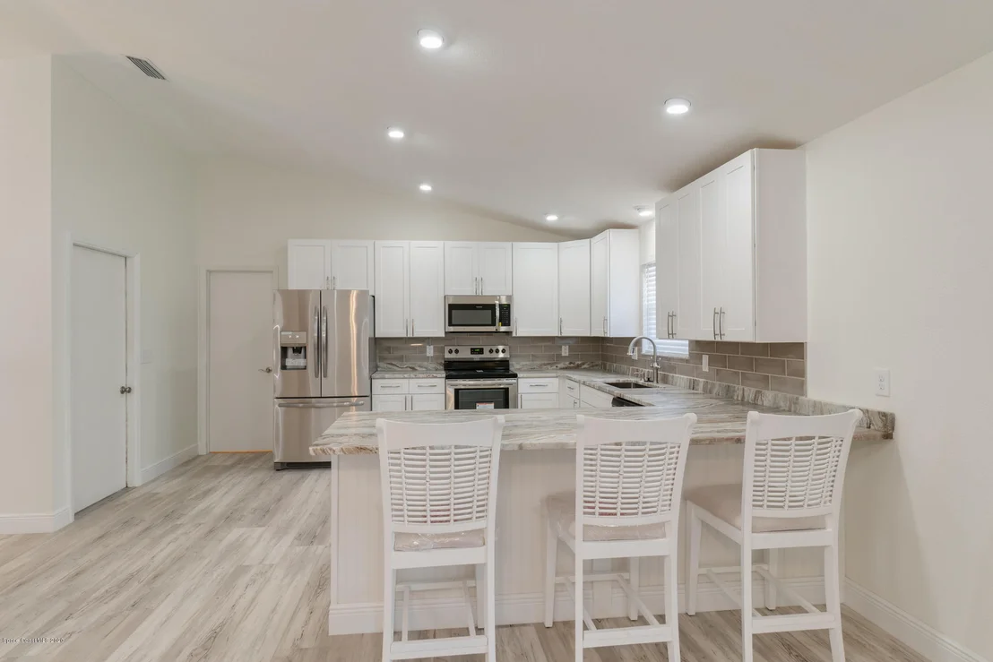 Photo of 7780 Sheridan Road