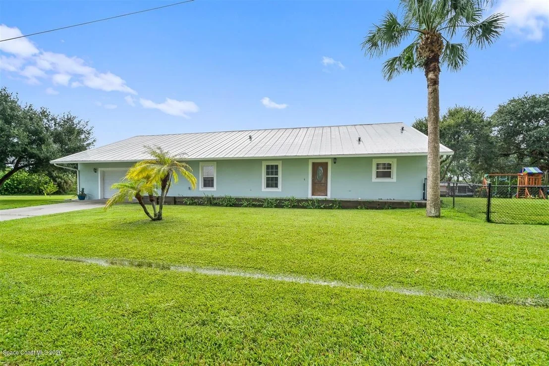 Photo of 4901 Evinrude Road