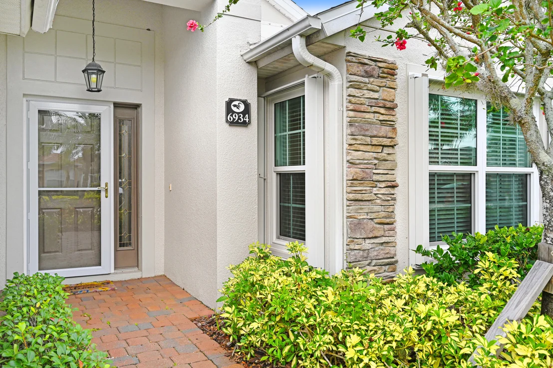 Photo of 6934 Renshaw Drive
