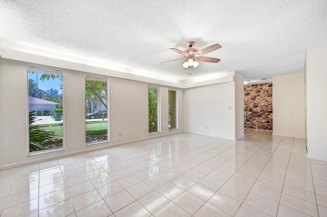 Photo of 675 Caribbean Road