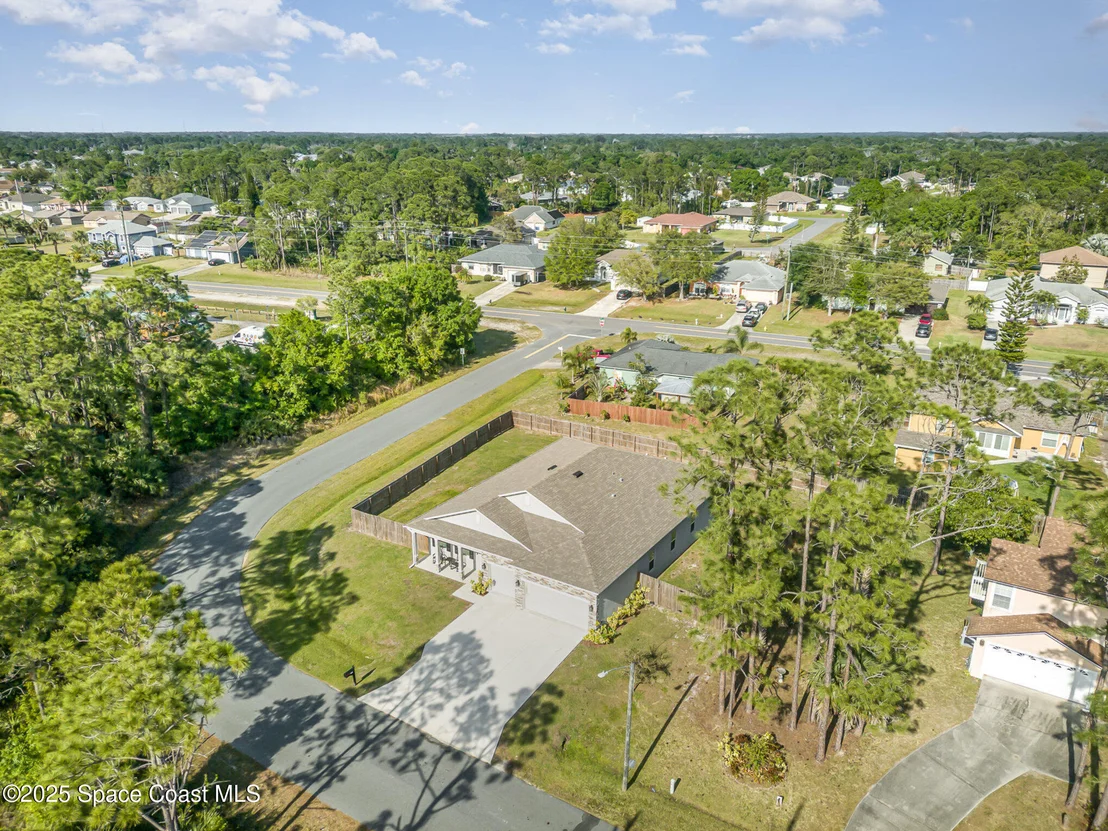 Photo of 2615 Carson Drive SE