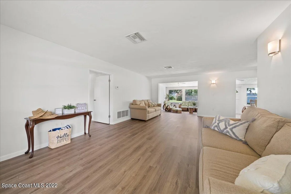Photo of 453 Dolphin Street
