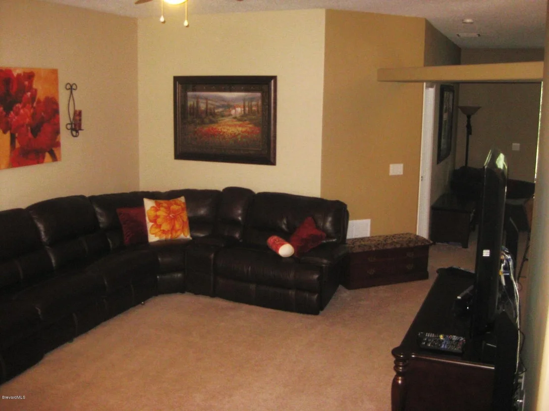 Photo of 2078 Maeve Circle