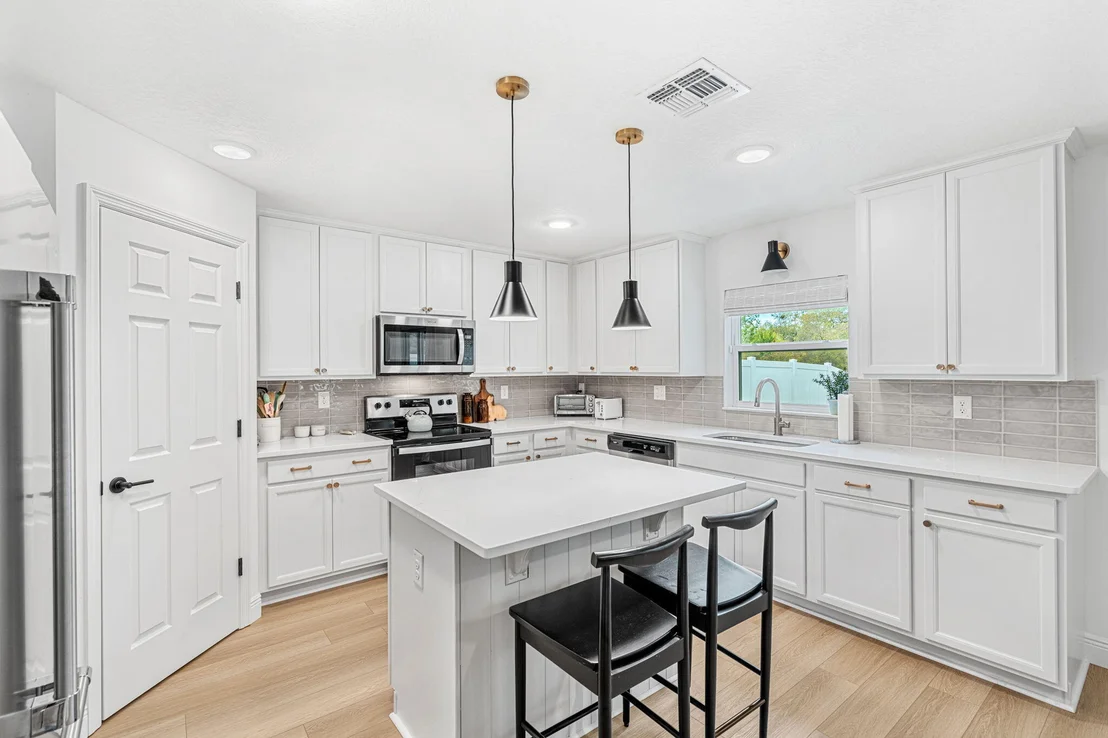 Photo of 1059 Dania Circle NE