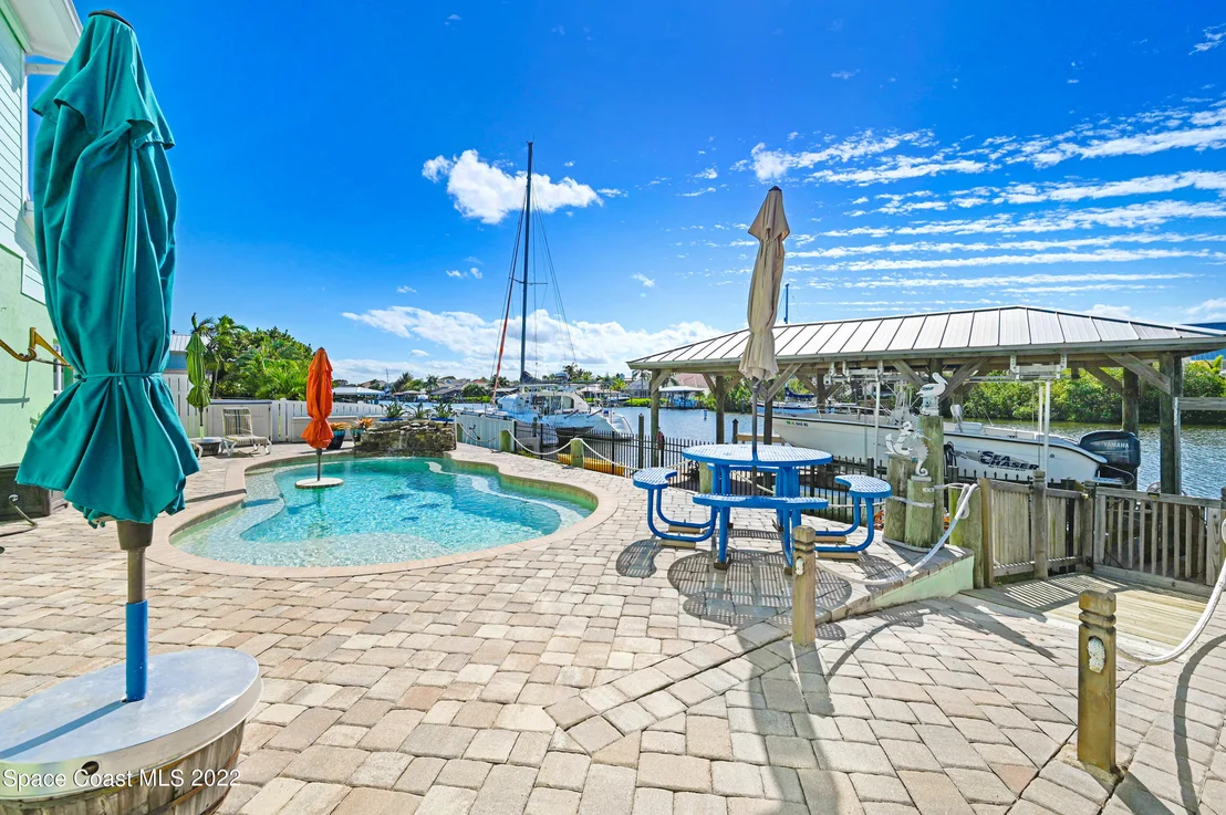 Photo of 414 Thrush Drive