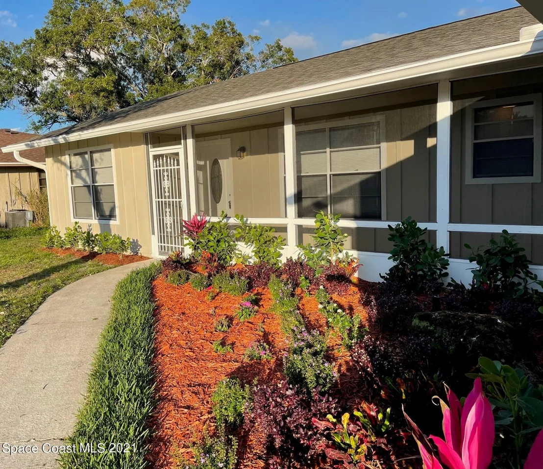 Photo of 739 Bayview Avenue