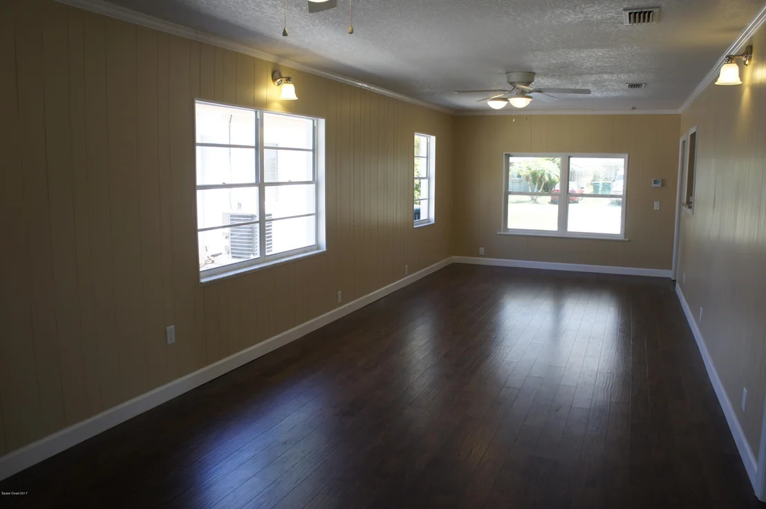 Photo of 1716 Park Avenue