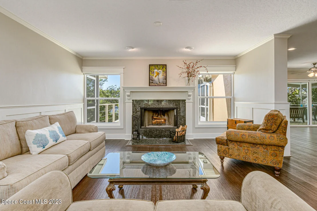 Photo of 844 W Whitmire Drive