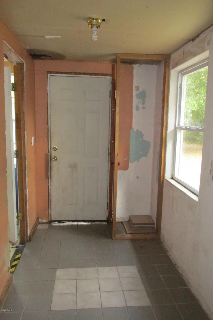 Photo of 84 NW Irwin Avenue