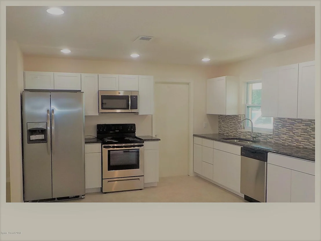 Photo of 1368 Estridge Drive