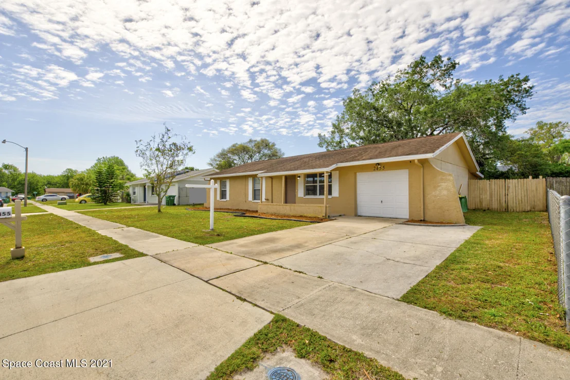 Photo of 2455 Mercury Drive