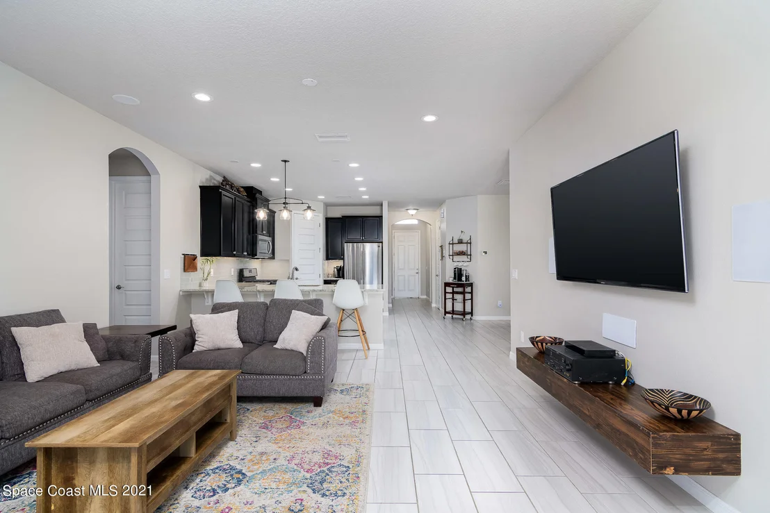 Photo of 7407 Bluemink Lane