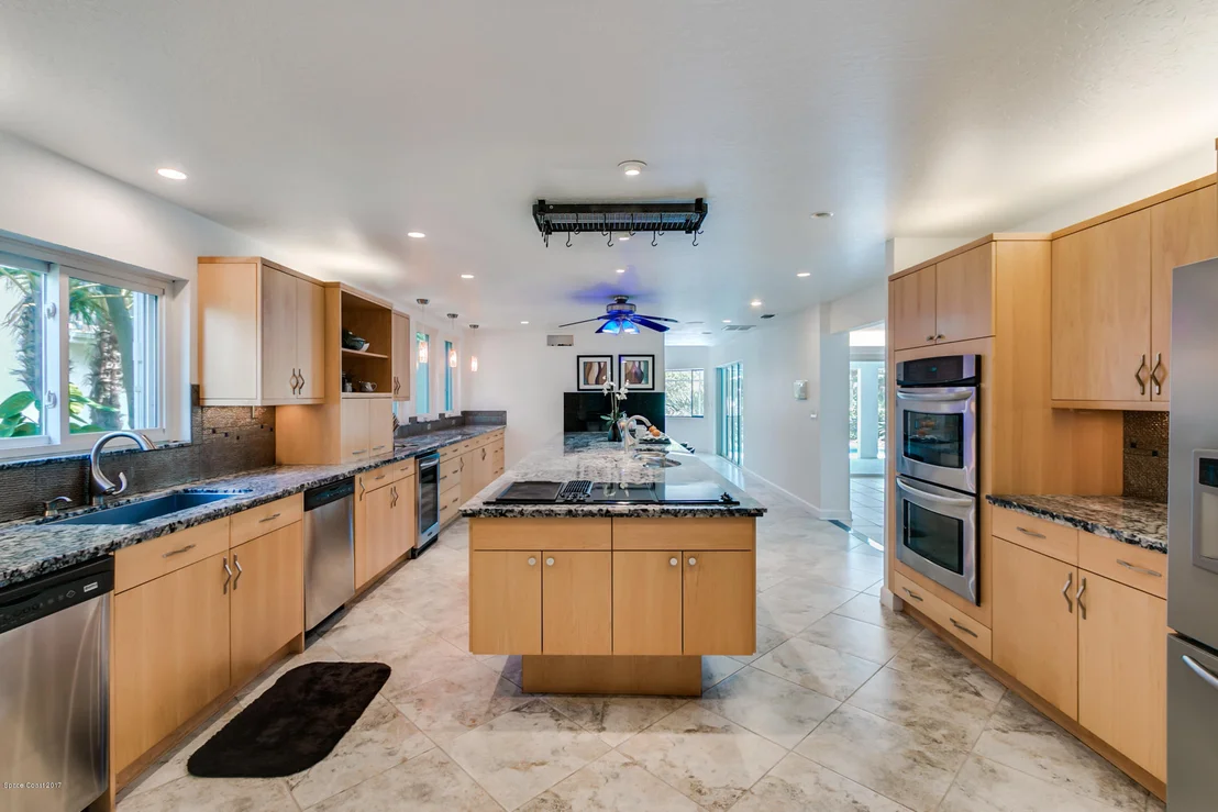 Photo of 465 Lanternback Island Drive