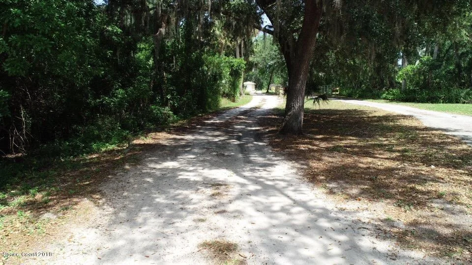 Photo of 1050 Gray Road