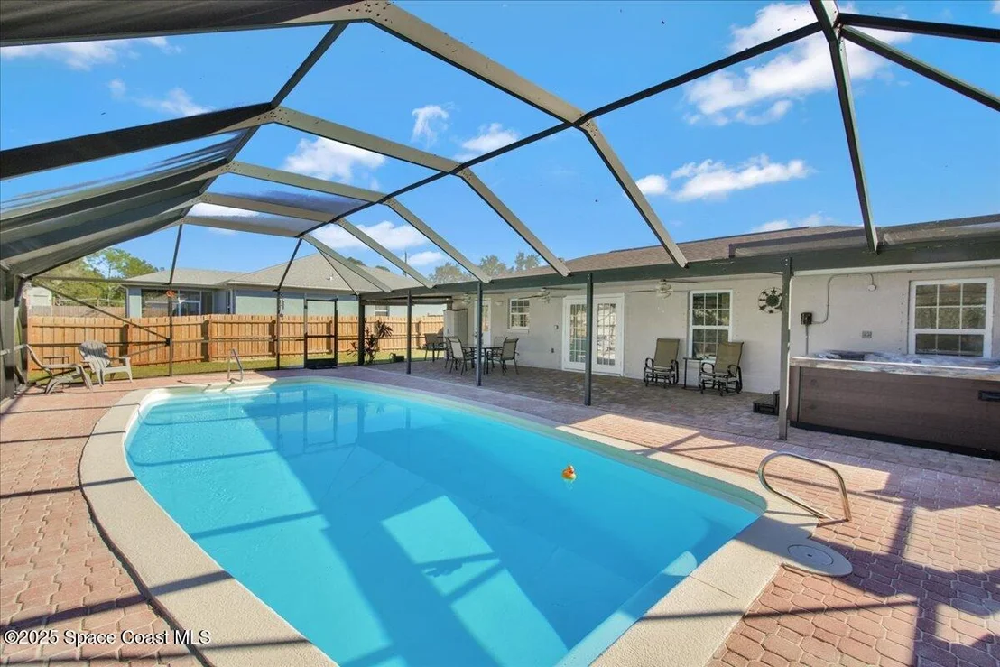 Photo of 4280 Mac Tavish Street