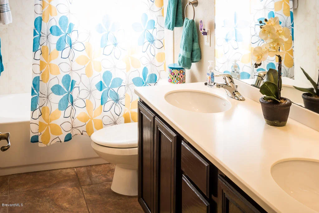 Photo of 2374 Botanica Circle