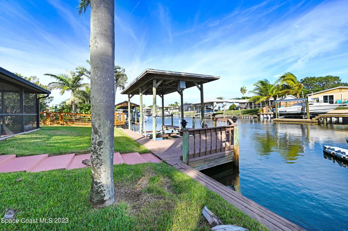 Photo of 405 Thrush Drive