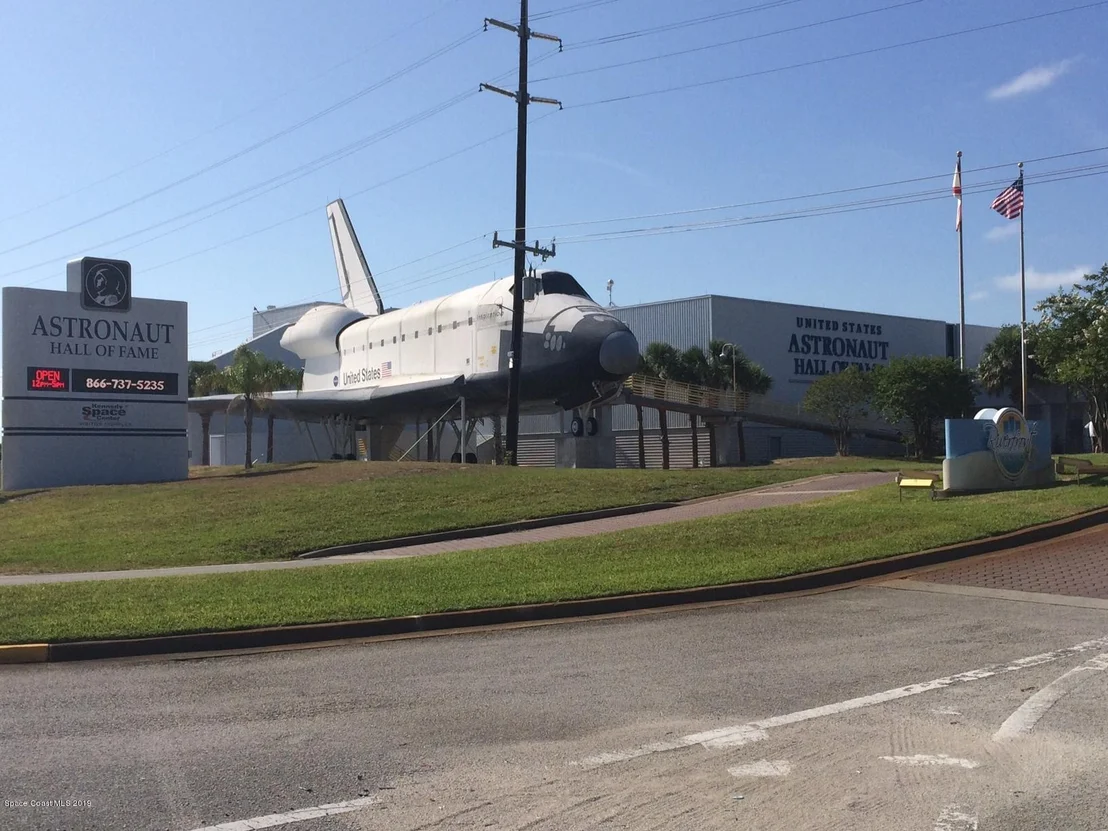 Photo of 3452 Indian River Parkway