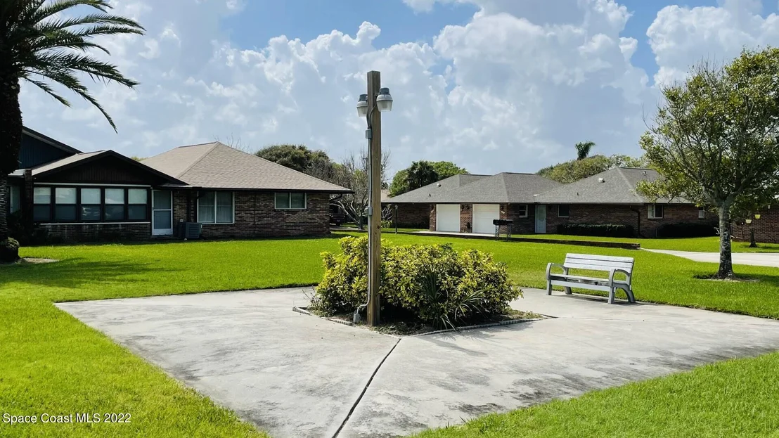 Photo of 216 Chalet Avenue