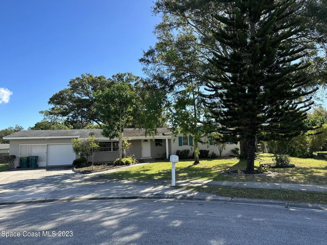 Photo of 2511 Pinehurst Circle