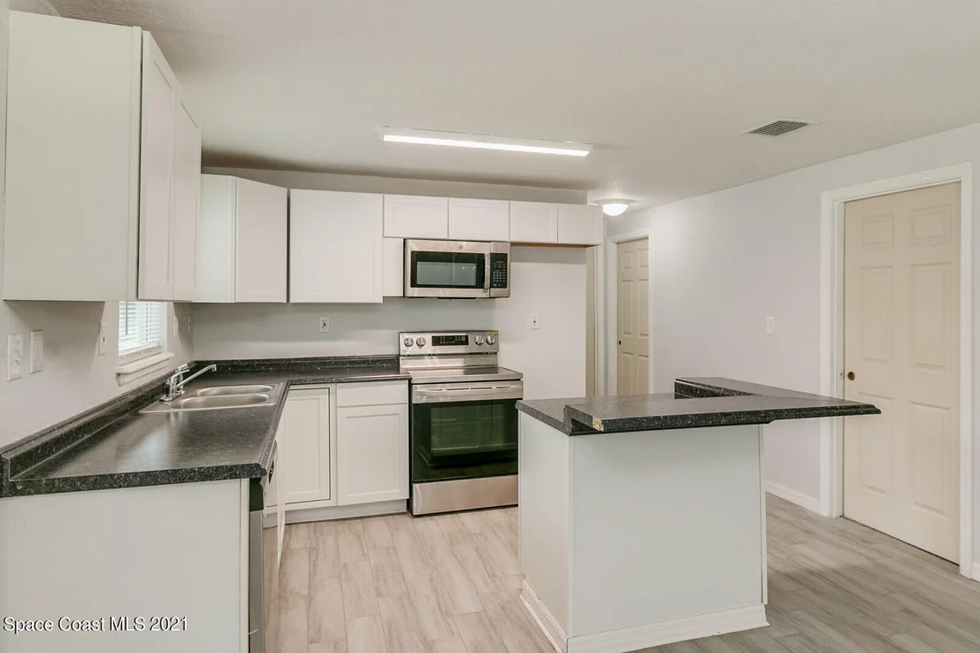 Photo of 2564 Myrtle Avenue
