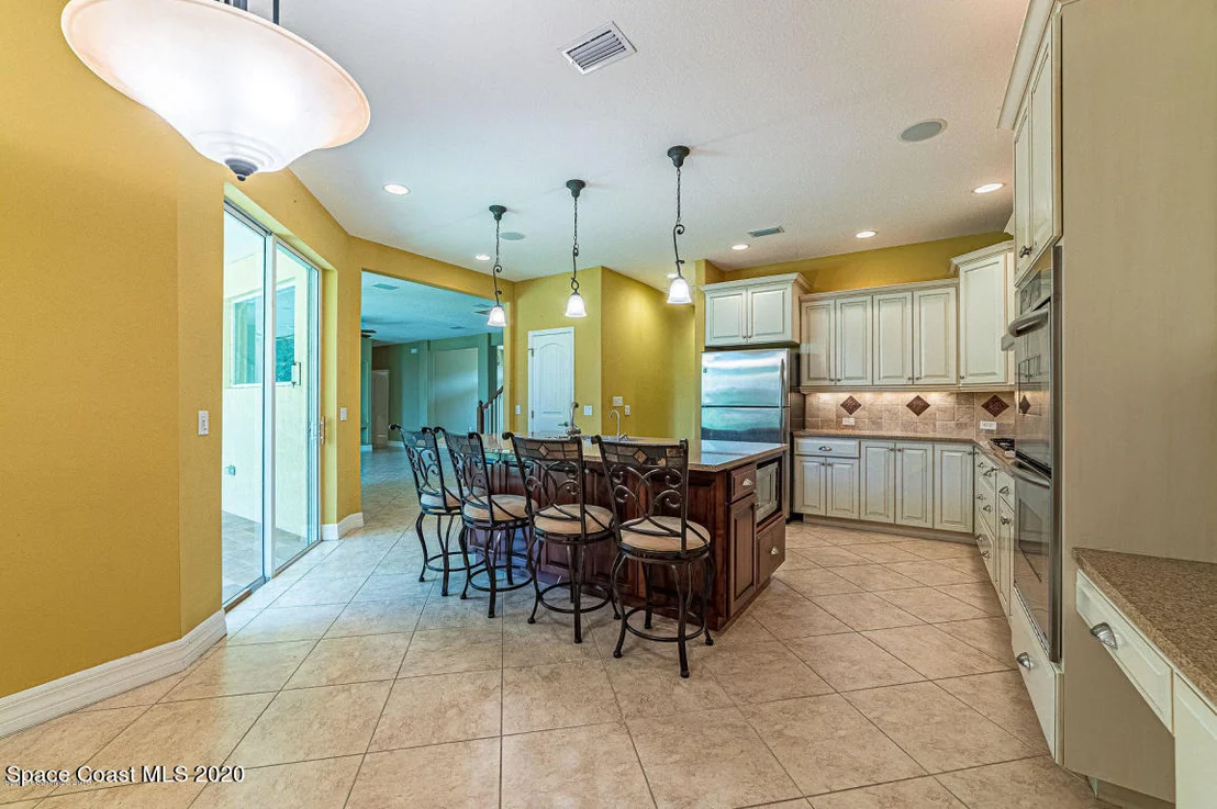 Photo of 160 River Drive