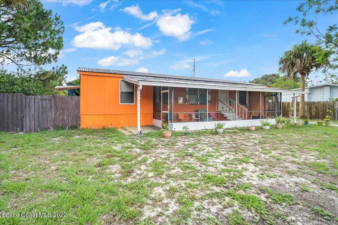 Photo of 6850 Columbine Drive