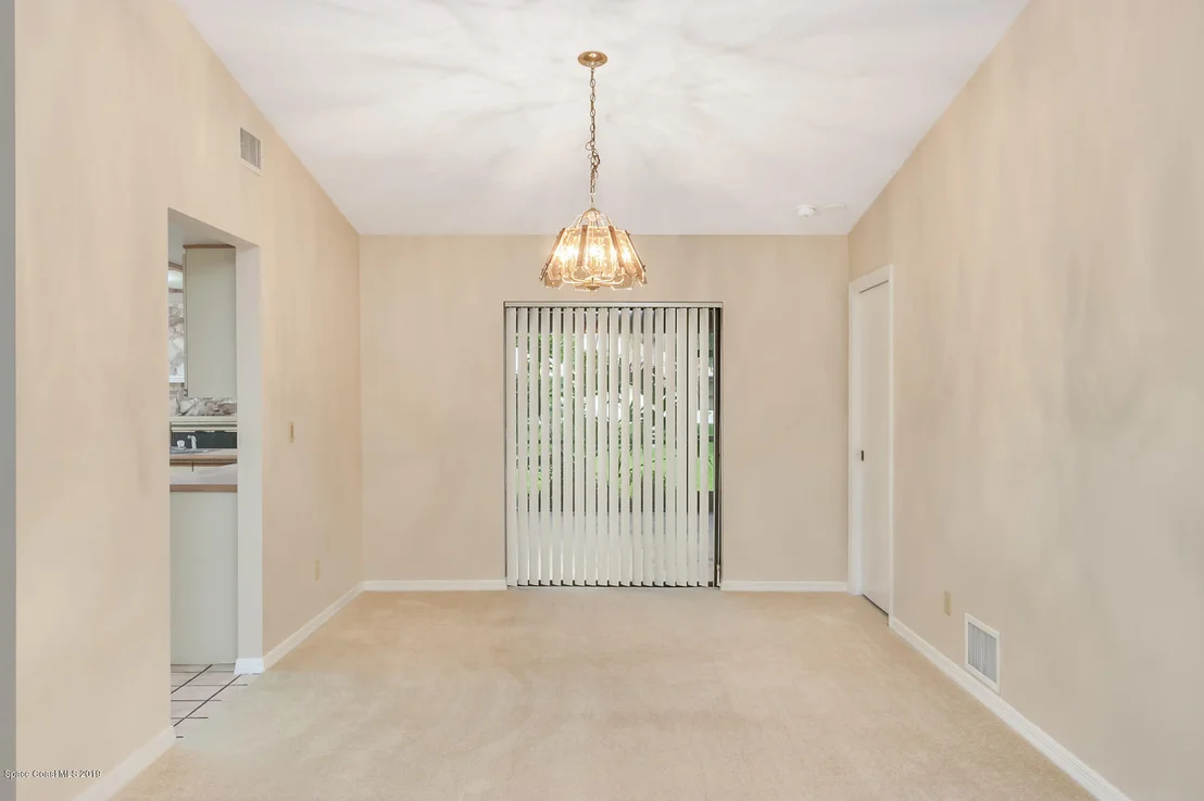 Photo of 2274 Woodlawn Circle