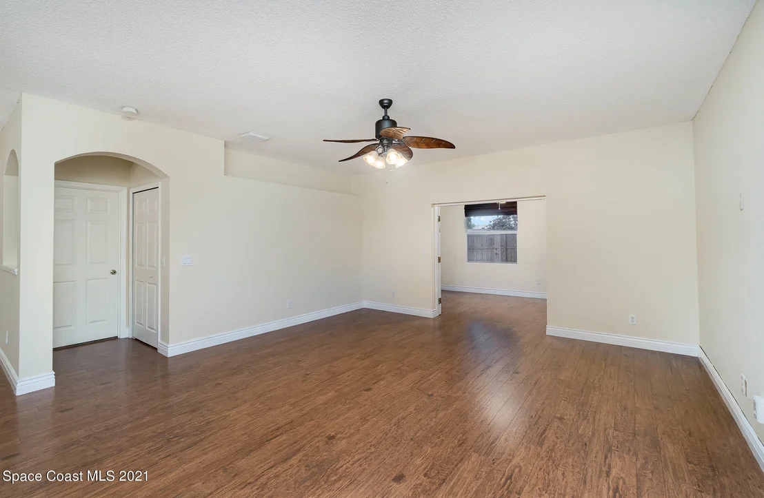 Photo of 946 Riviera Point Drive