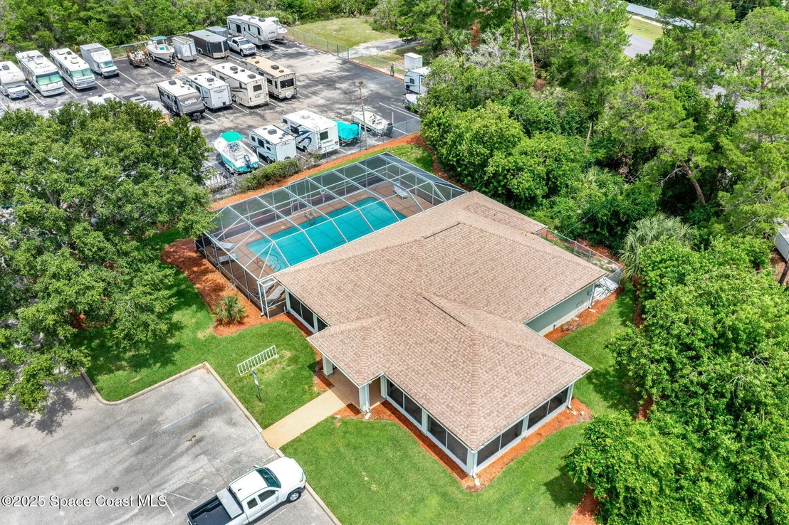 Photo of 926 Pine Creek Circle NE