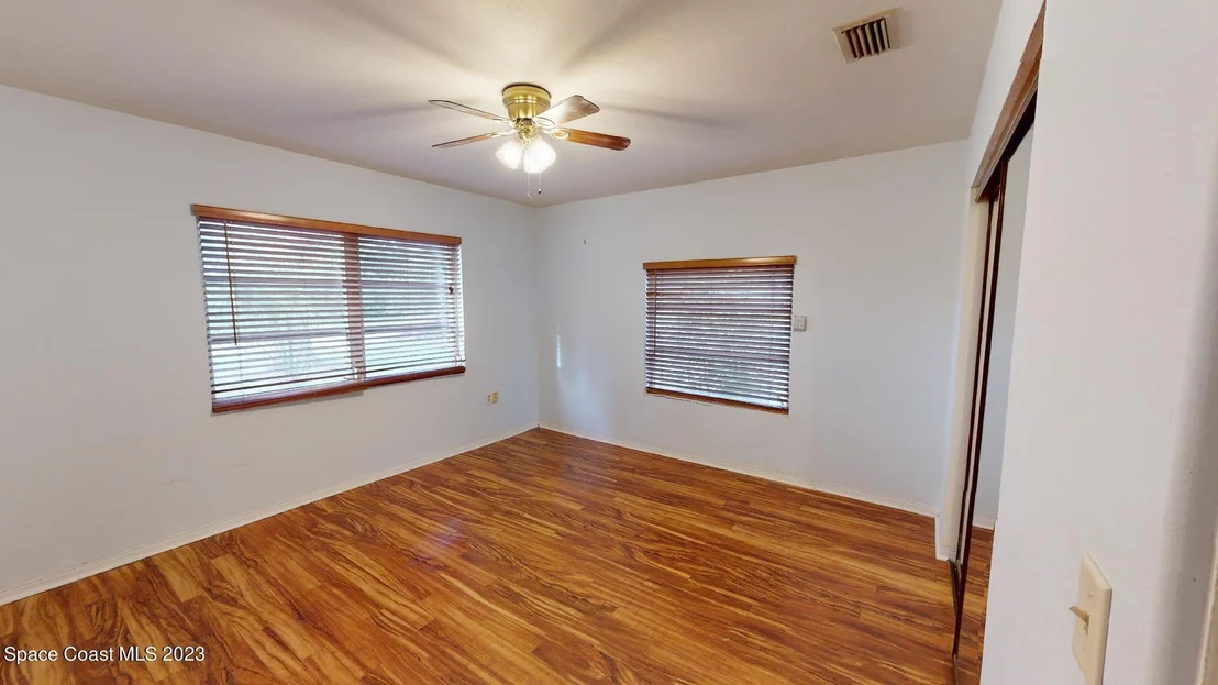 Photo of 325 Cinnamon Drive