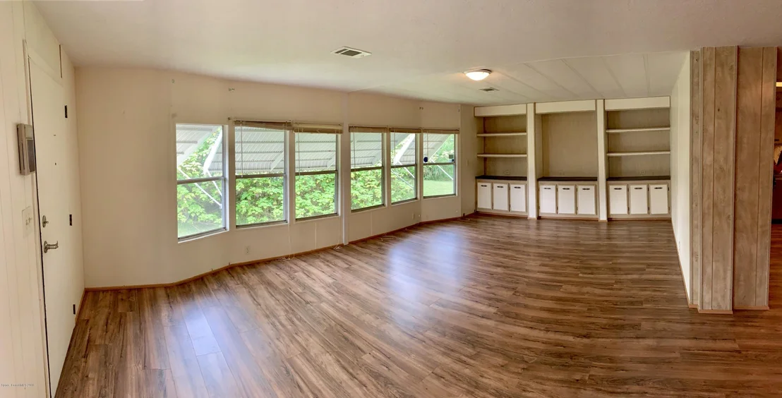 Photo of 2588 Haverhill Road NE