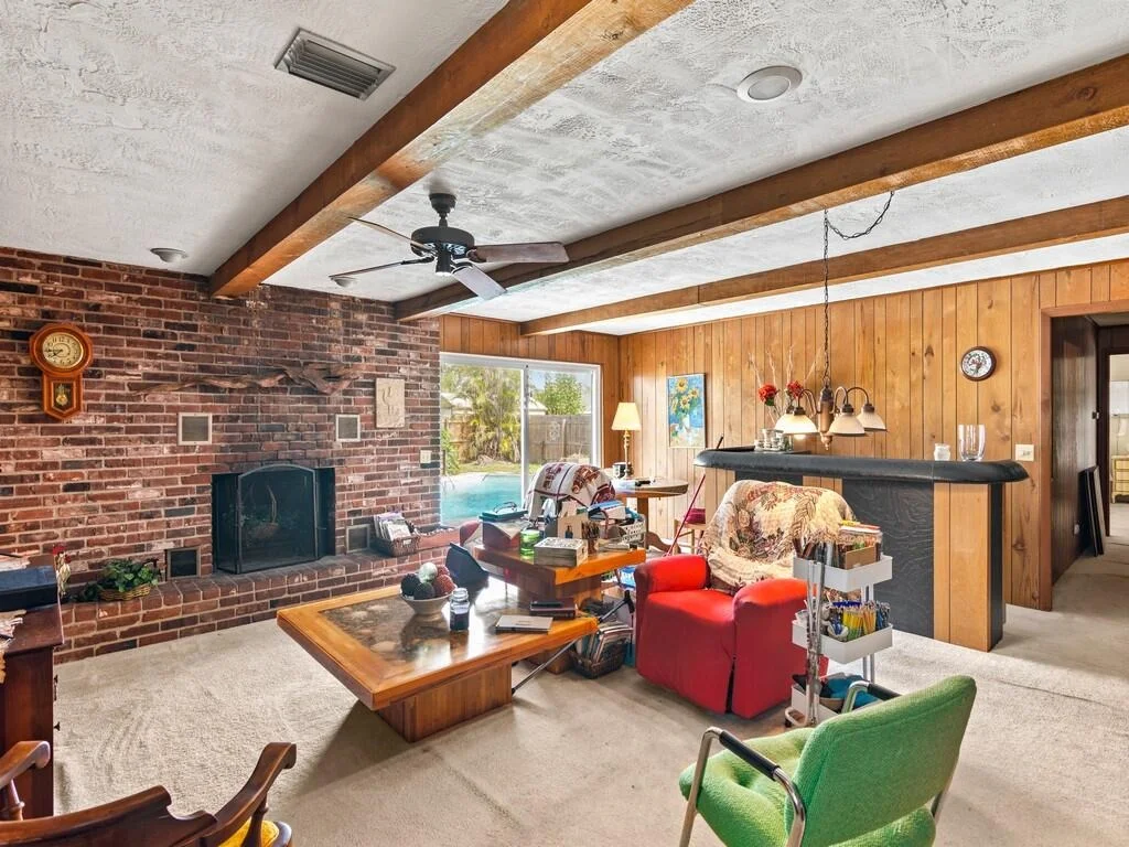 Photo of 9879 Oak Street