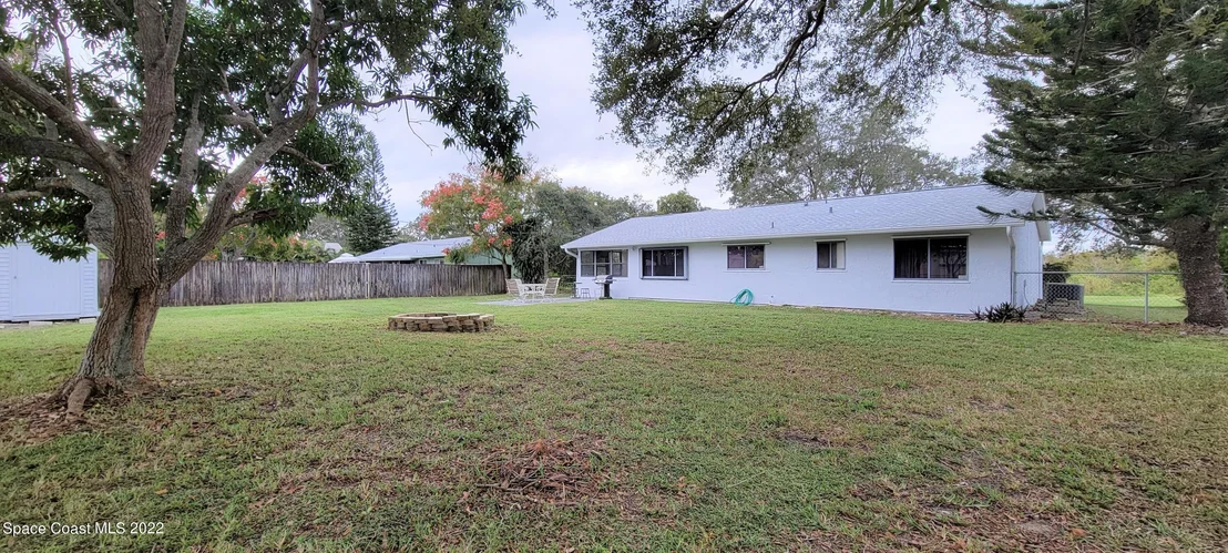 Photo of 981 Cadillac Drive NE