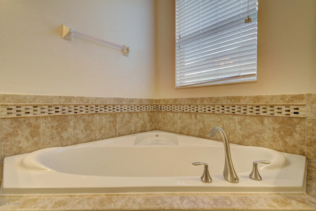 Photo of 6763 Newhall Lane
