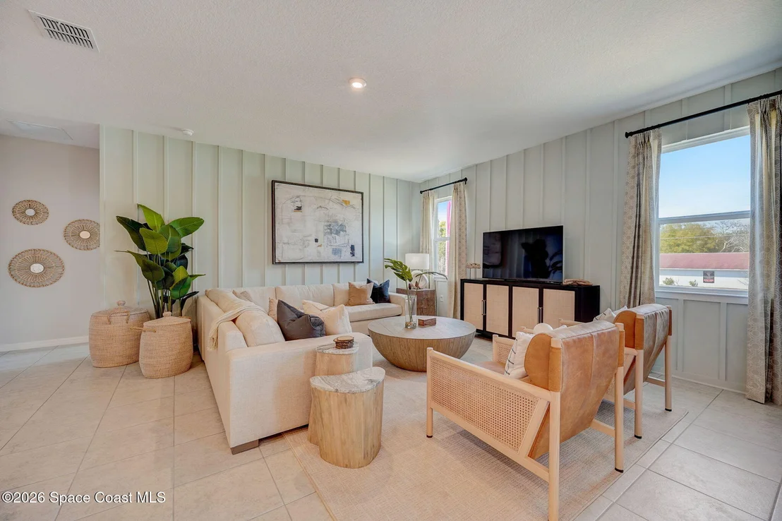 Photo of 1142 Banff Drive NE