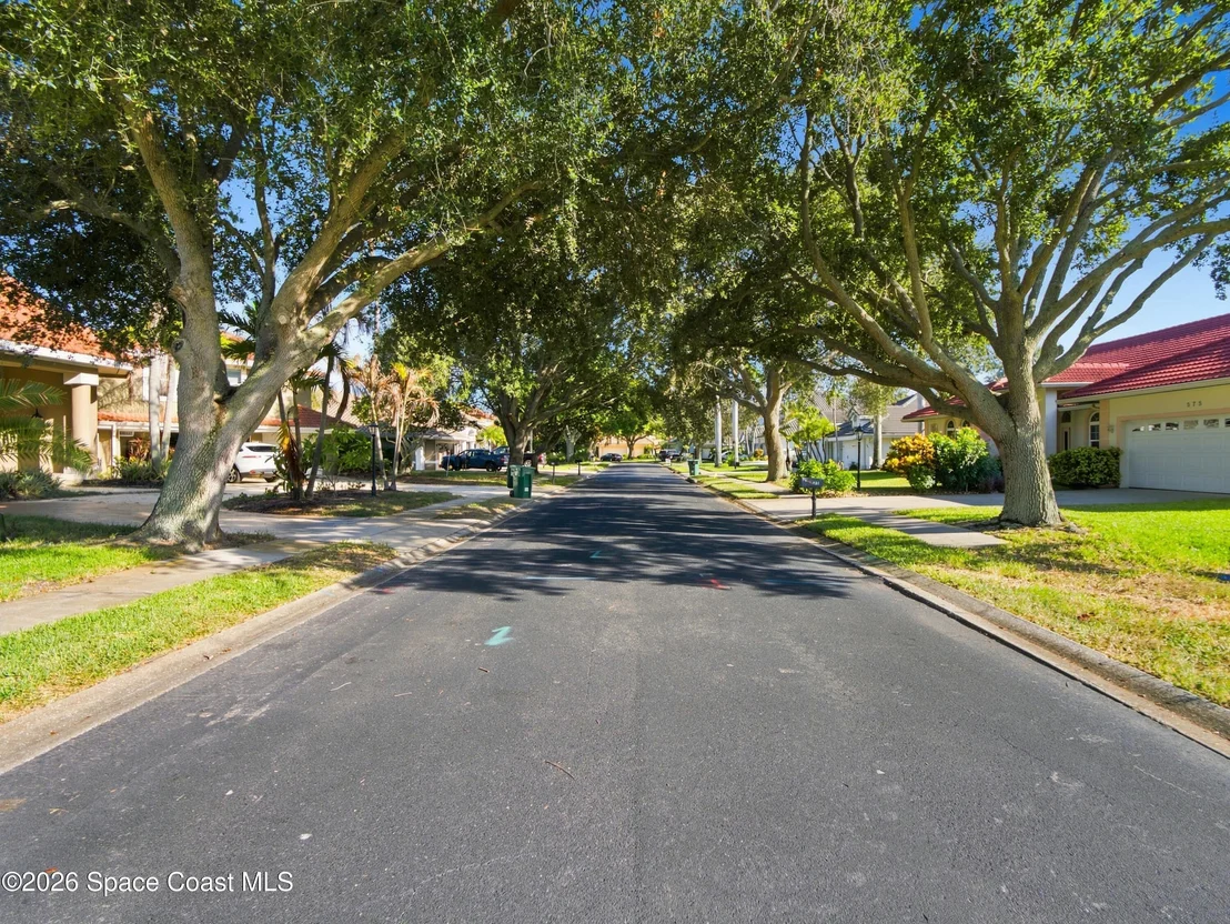Photo of 565 Newport Drive