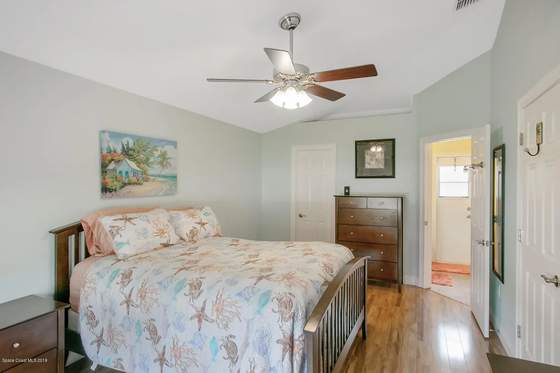 Photo of 2423 Mountain View Avenue