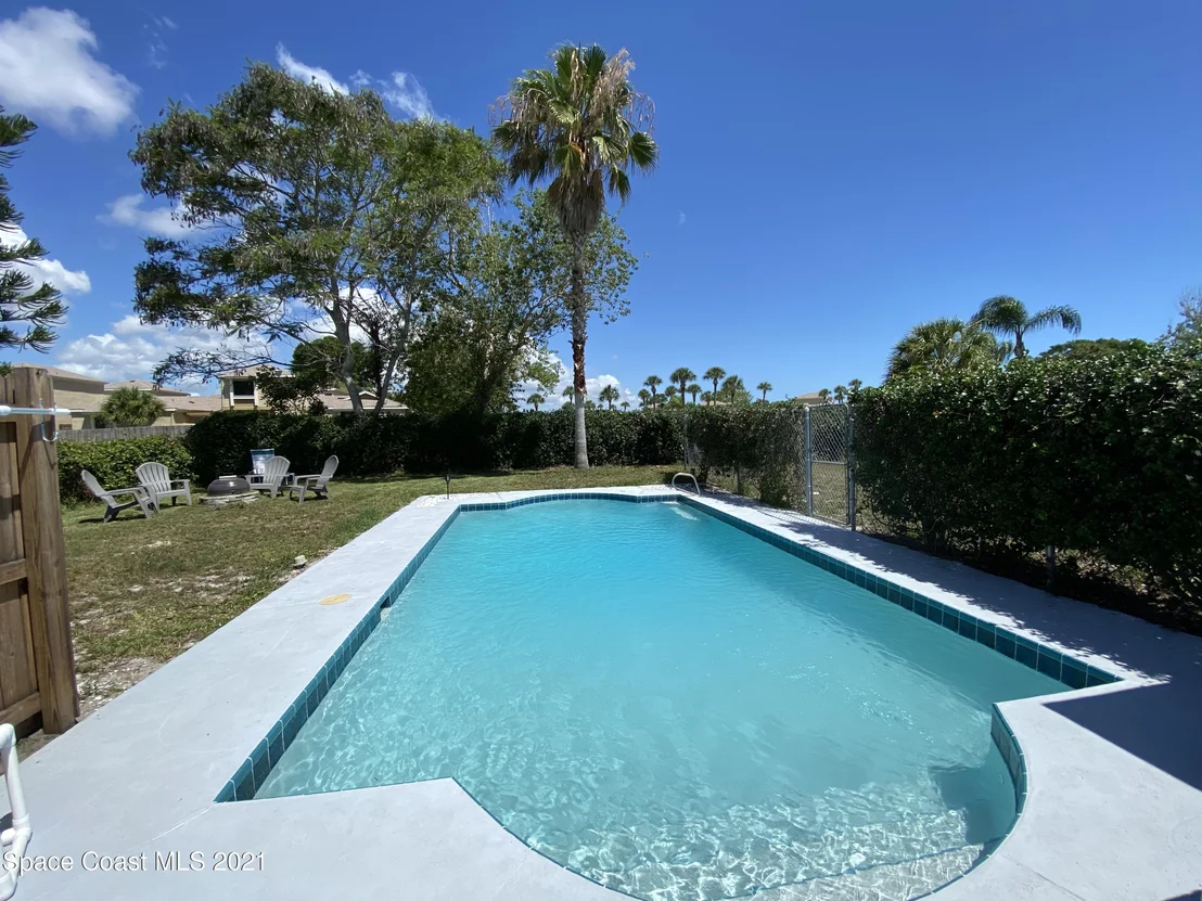 Photo of 1320 Mariposa Drive NE