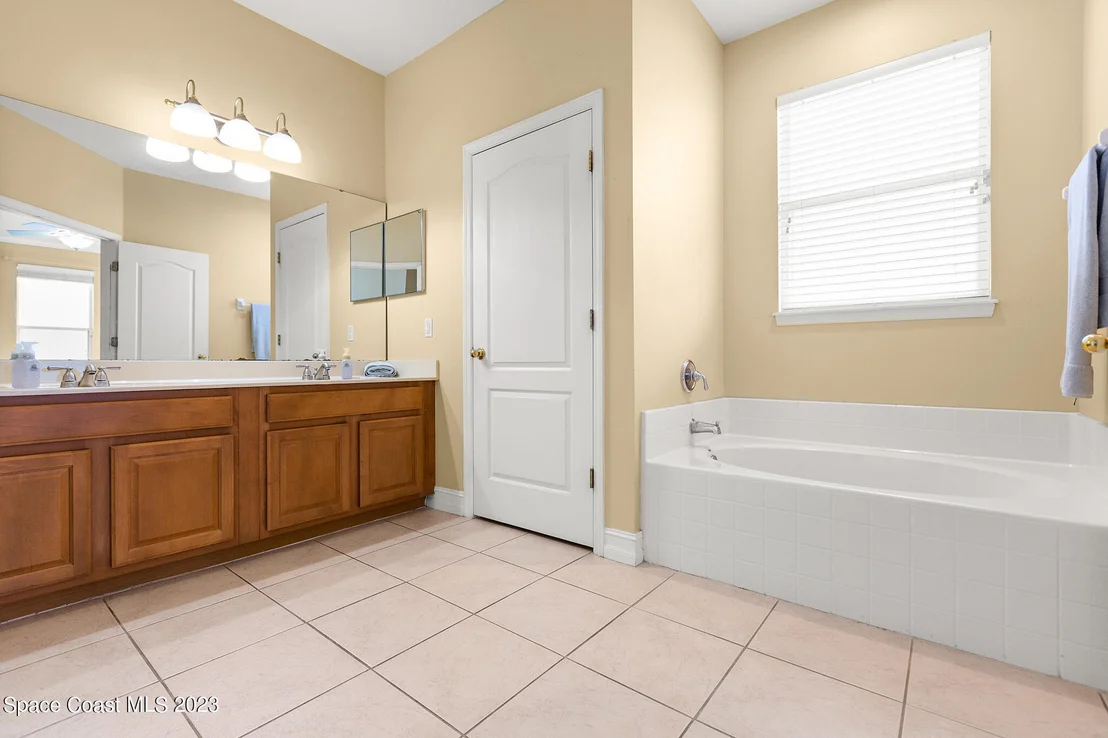 Photo of 6914 Beargrass Road