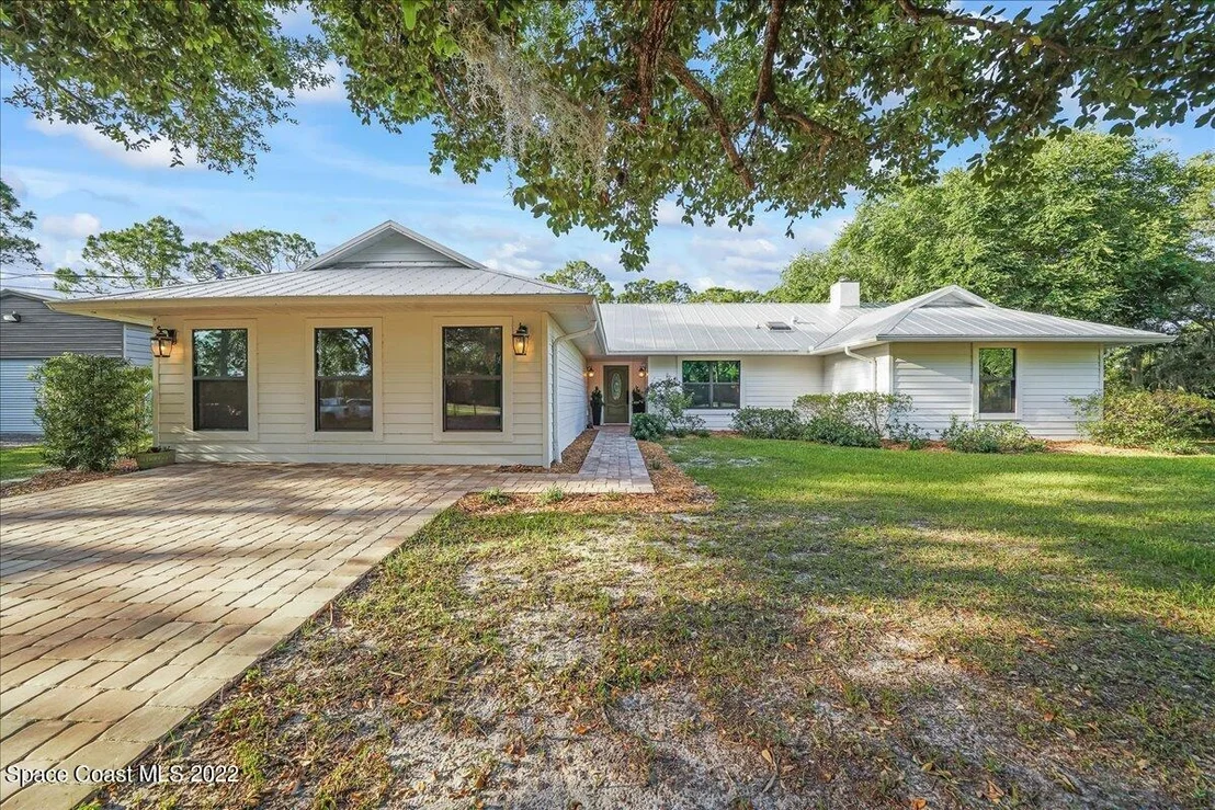 Photo of 3385 Grant Road