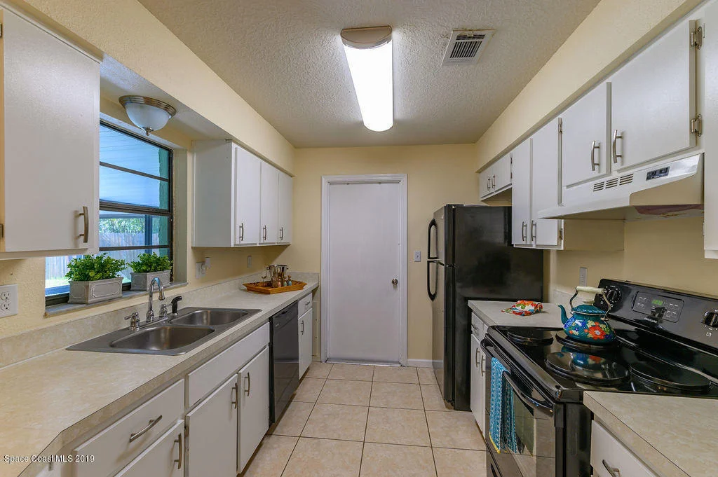 Photo of 4595 Robert Street