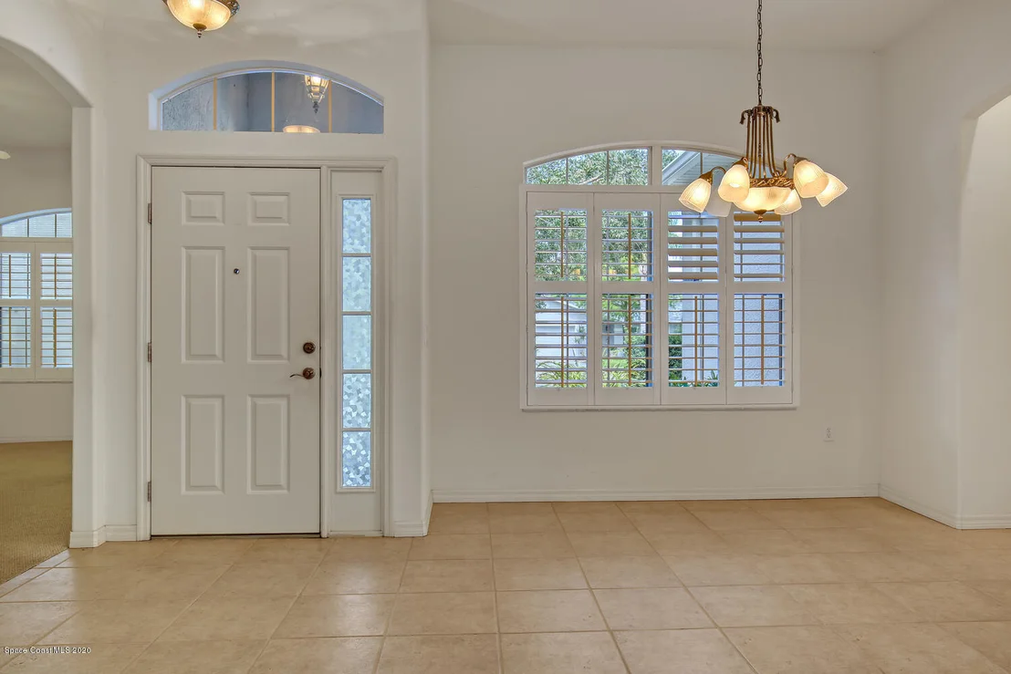 Photo of 975 Pineland Drive