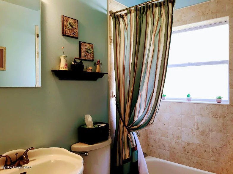 Photo of 3401 Gran Avenue NE