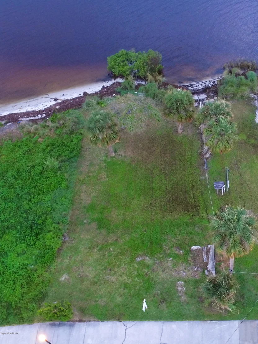 Photo of 1690 Indian River Drive