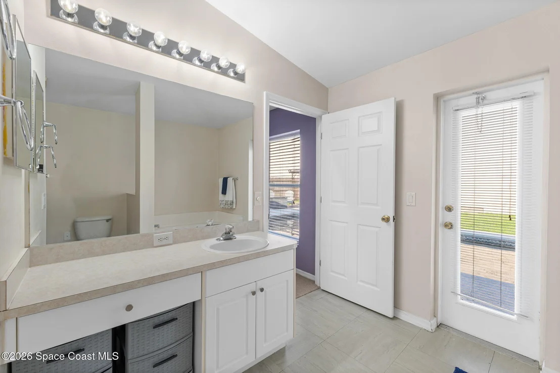 Photo of 2527 Deercroft Drive
