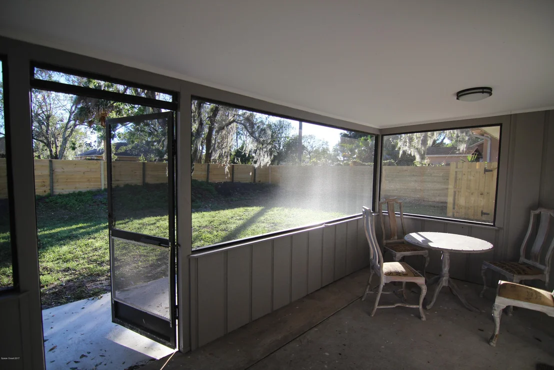 Photo of 1077 Fairlawn Drive